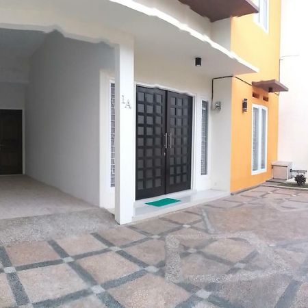 Oemah Arma Rinjani 2 Villa Batu  Kültér fotó