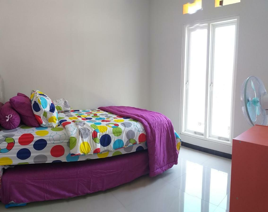 Oemah Arma Rinjani 2 Villa Batu  Kültér fotó